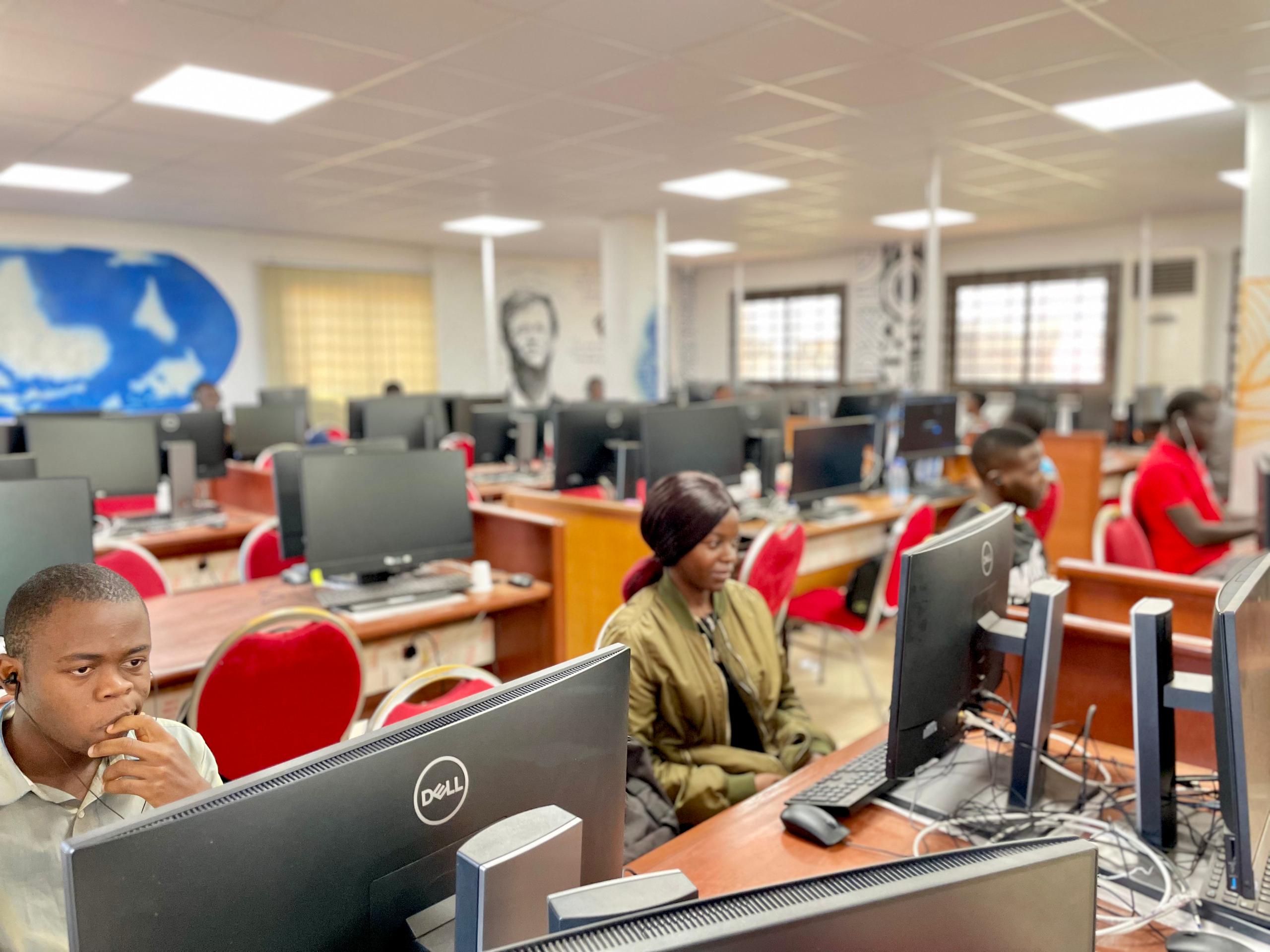Salle de cours principale KFOKAM48